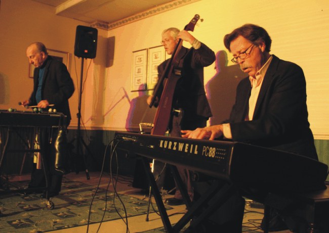 Lennie Cuje, Scott Giambusso, Jay Cooley, Inwood Coffeehouse, Oct 2007